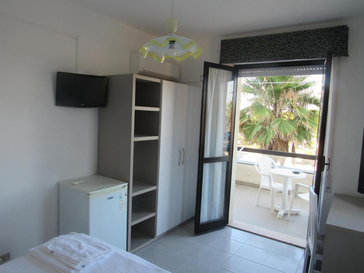 Hotel Alb's Alba Adriatica Exterior foto