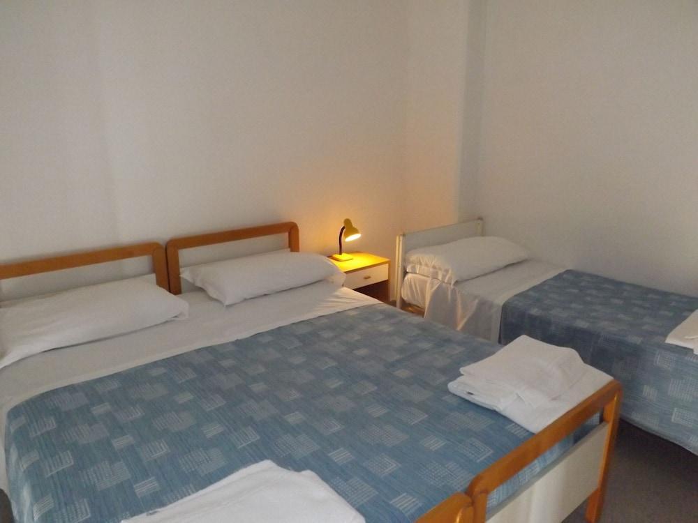 Hotel Alb's Alba Adriatica Exterior foto